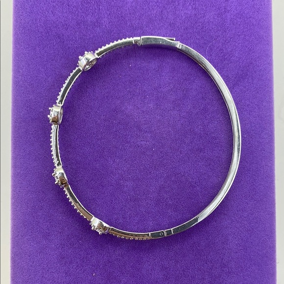 💛 Elegant 18k White Gold Plated Crystal Bracelet - Picture 3 of 7